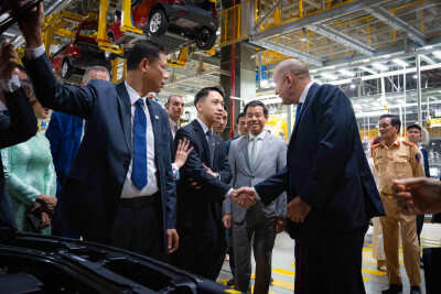 Bulgarian president urges VinFast to soon sell electric cars and invest in production in Bulgaria