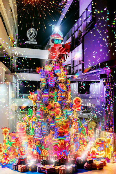 Get Ready to Celebrate Christmas and New Year at Bangkok's EM District with Extended Hours