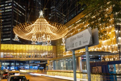 Hongkong Land in partnership with HKTB illuminates "Winter Wonderland in Central", bringing the heart of Hong Kong to life with dazzling decorations and experiences